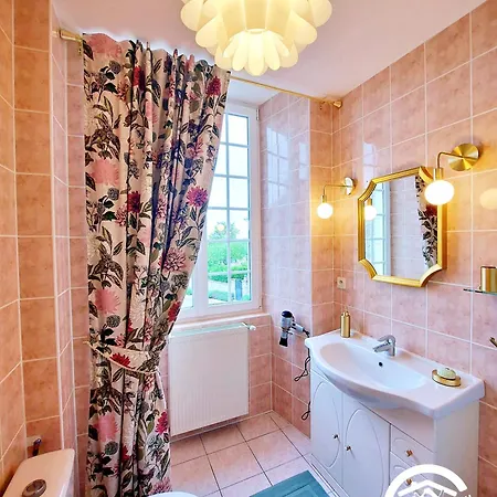 La Porte Cochere, 2 Jusqu'a 4 Personnes 索尔日