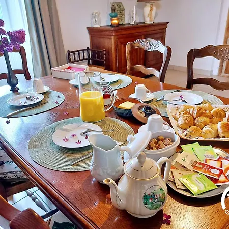 Alojamento de Acomodação e Pequeno-almoço La Porte Cochère, 2 Jusqu'à 4 Personnes