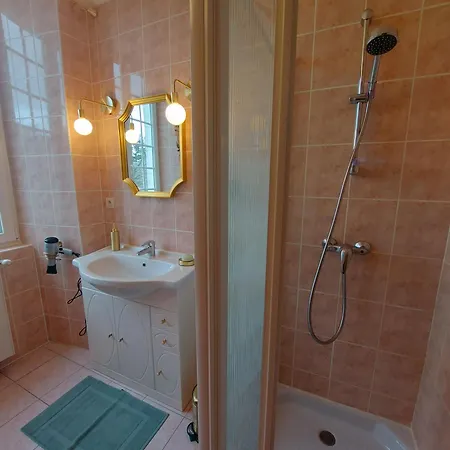 Bed & Breakfast La Porte Cochère, 2 Jusqu'à 4 Personnes Saulges