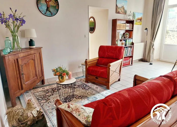 La Porte Cochere, 2 Jusqu'a 4 Personnes 3* Saulges