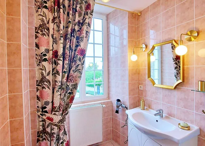 La Porte Cochere, 2 Jusqu'a 4 Personnes Saulges